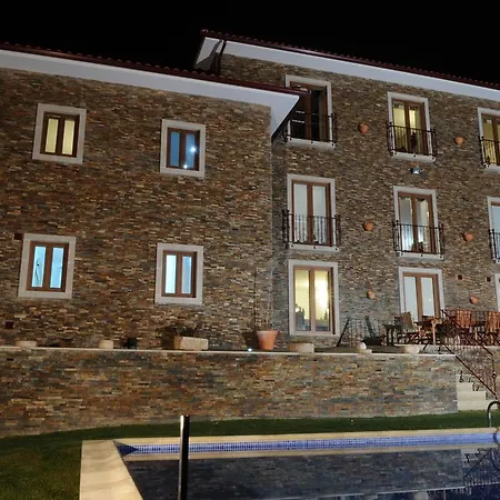 Quinta D Alem D Oiro بيت ضيافة *